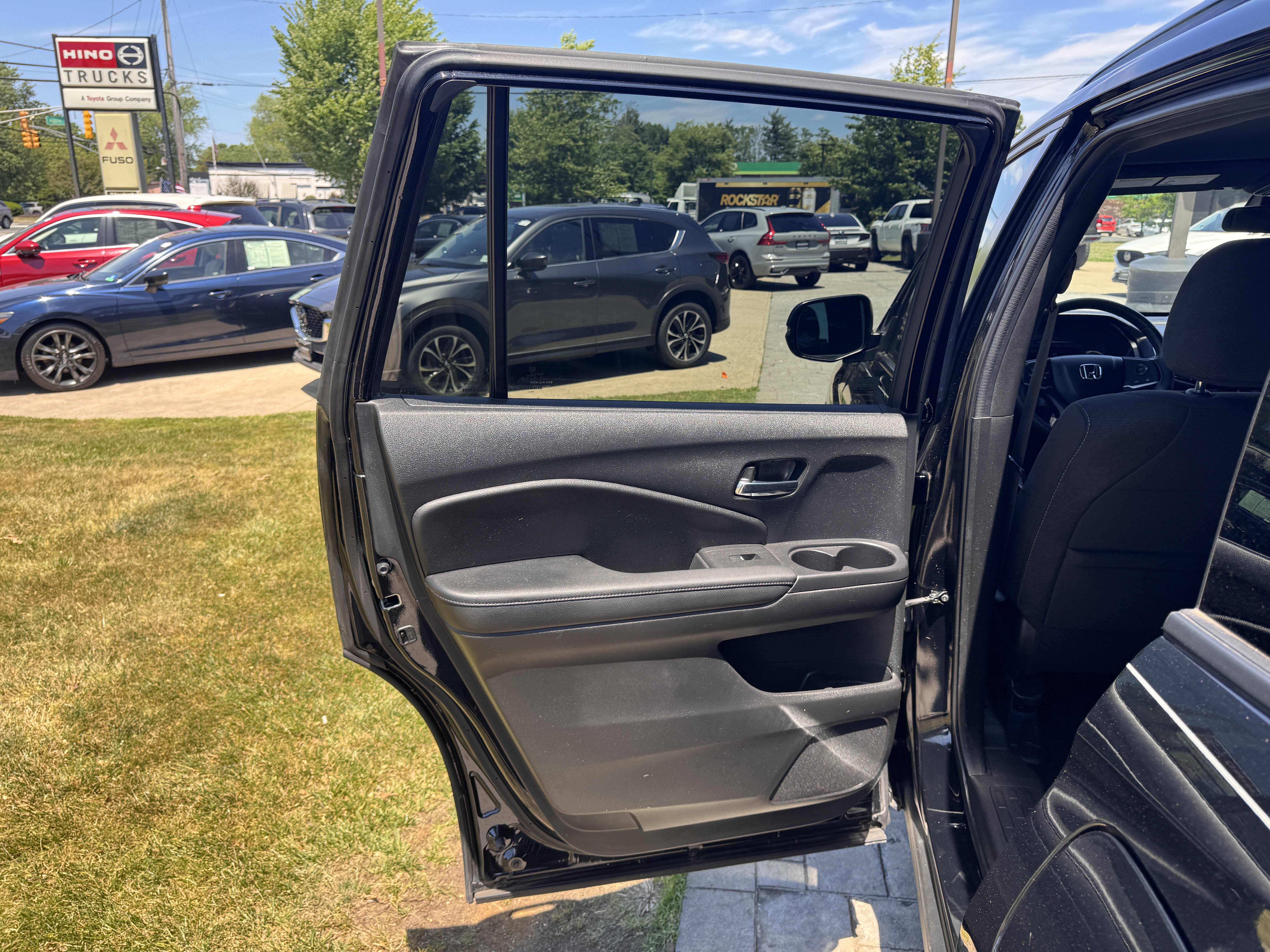 Used 2022 Honda Pilot Sport image 23