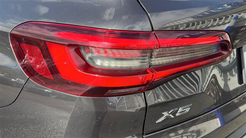 Used 2020 BMW X5 xDrive40i w/ Convenience Package AWD/4WD image 13