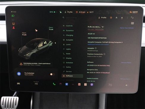 Used 2023 Tesla Model Y Performance image 25