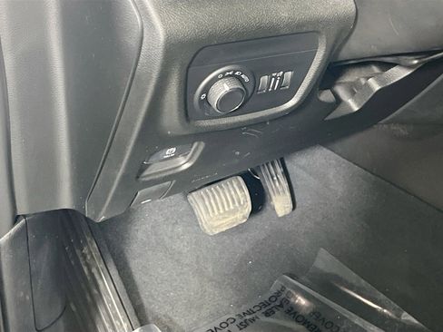 Used 2023 Jeep Grand Cherokee Altitude image 10