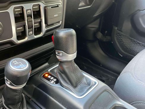 Used 2022 Jeep Gladiator Sport AWD/4WD image 30