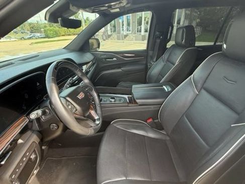 Used 2023 Cadillac Escalade ESV Premium Luxury AWD/4WD image 12