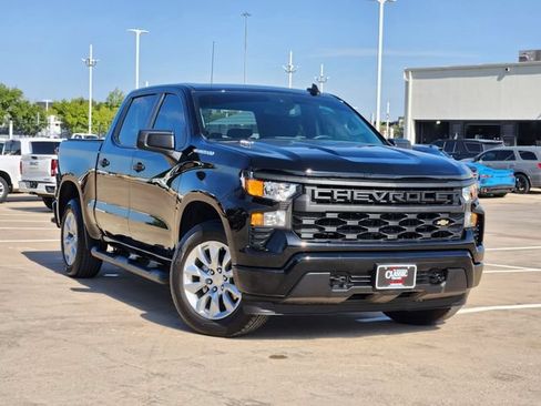 Used 2025 Chevrolet Silverado 1500 Custom RWD image 2