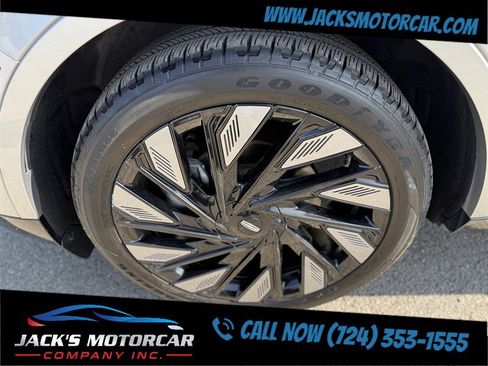 Used 2024 Lincoln Nautilus Reserve w/ Equipment Group 202A image 13