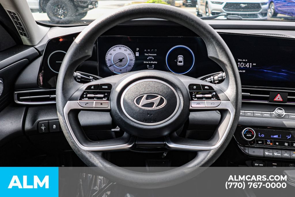 Used 2024 Hyundai Elantra SEL FWD image 29