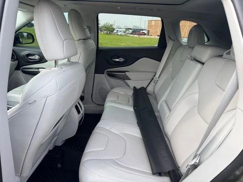 Used 2020 Jeep Cherokee Limited w/ Technology Group AWD/4WD image 12