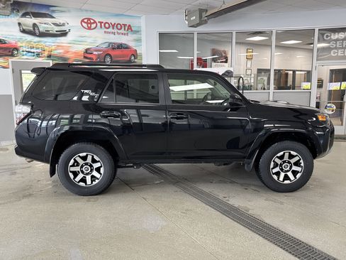 Used 2021 Toyota 4Runner TRD Off-Road image 6