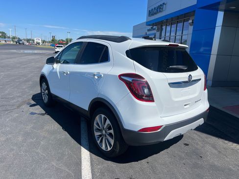 Used 2019 Buick Encore Preferred FWD image 2