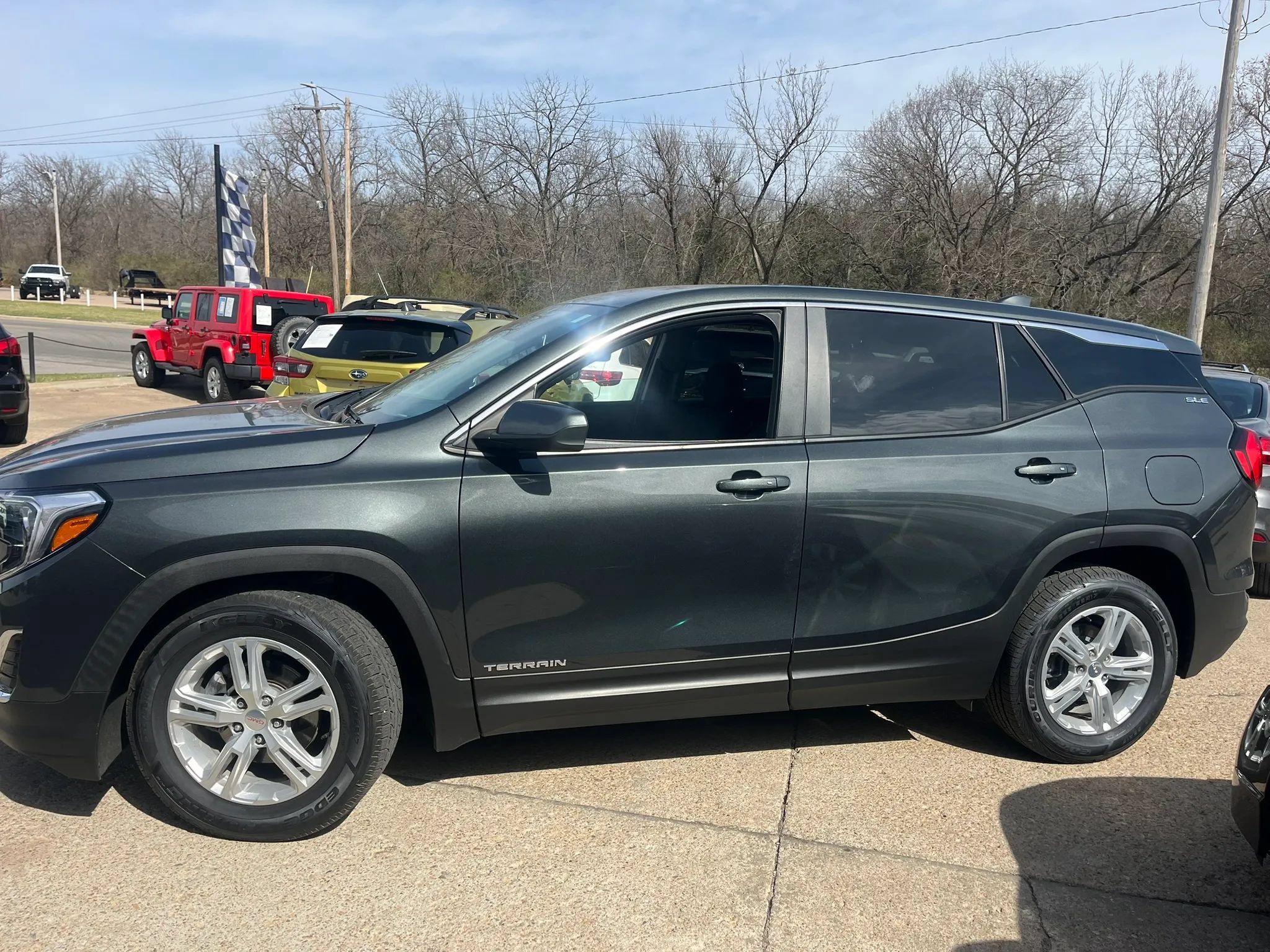 Used 2021 GMC Terrain SLE FWD image 7