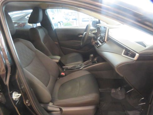 Used 2021 Toyota Corolla LE FWD image 25