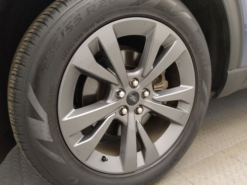 Used 2021 Ford Explorer XLT w/ Equipment Group 202A image 31