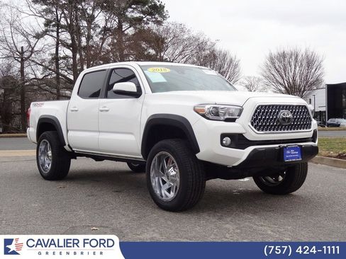 Used 2018 Toyota Tacoma TRD Off-Road image 1
