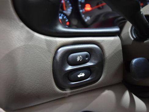 Used 2004 Chevrolet Corvette Coupe w/ Preferred Equipment Group RWD image 20