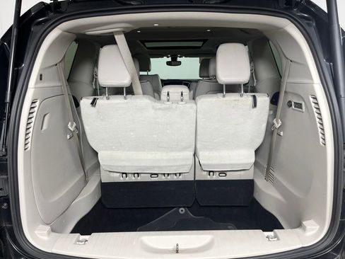 Used 2020 Chrysler Pacifica Limited FWD image 21