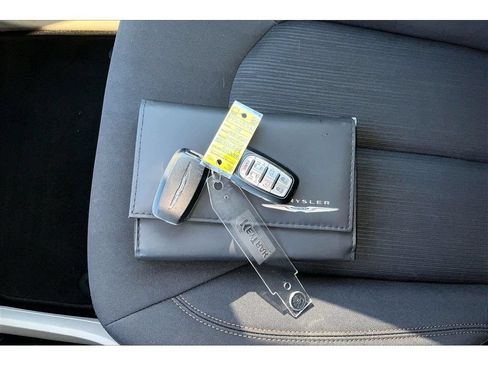 Certified 2019 Chrysler Pacifica Touring Plus FWD image 57