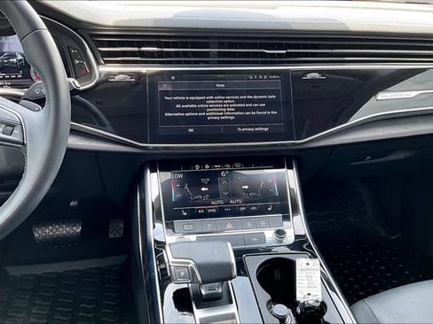 Used 2023 Audi Q8 Premium w/ Convenience Package AWD/4WD image 6