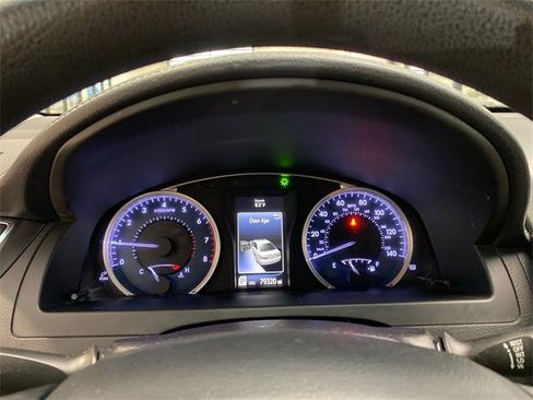Used 2016 Toyota Camry SE image 15