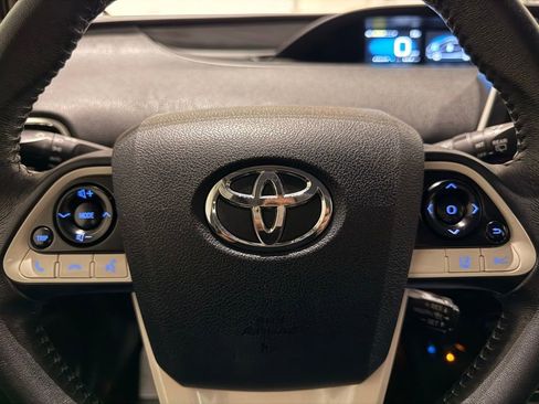 Used 2017 Toyota Prius Four w/ Premium Convenience Package image 20