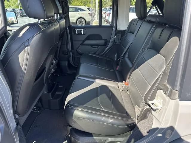 Used 2023 Jeep Wrangler Unlimited Sahara AWD/4WD image 15