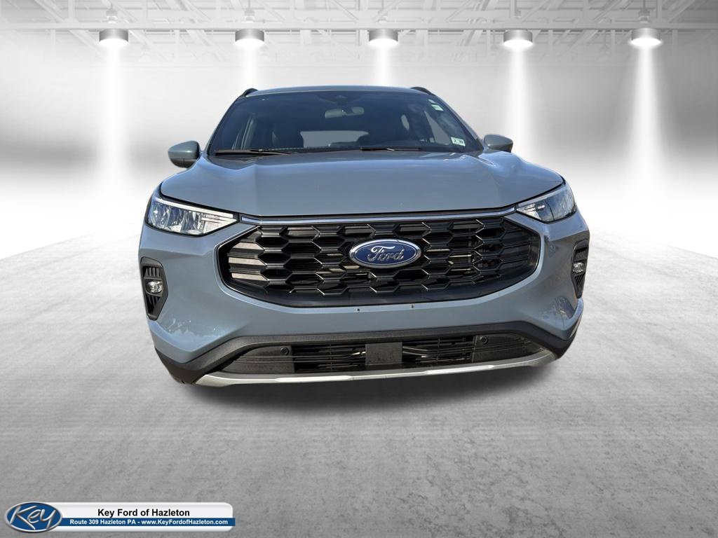 Used 2025 Ford Escape ST-Line Select AWD/4WD image 2