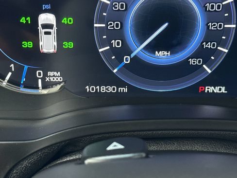 Used 2018 Cadillac Escalade Luxury AWD/4WD image 23