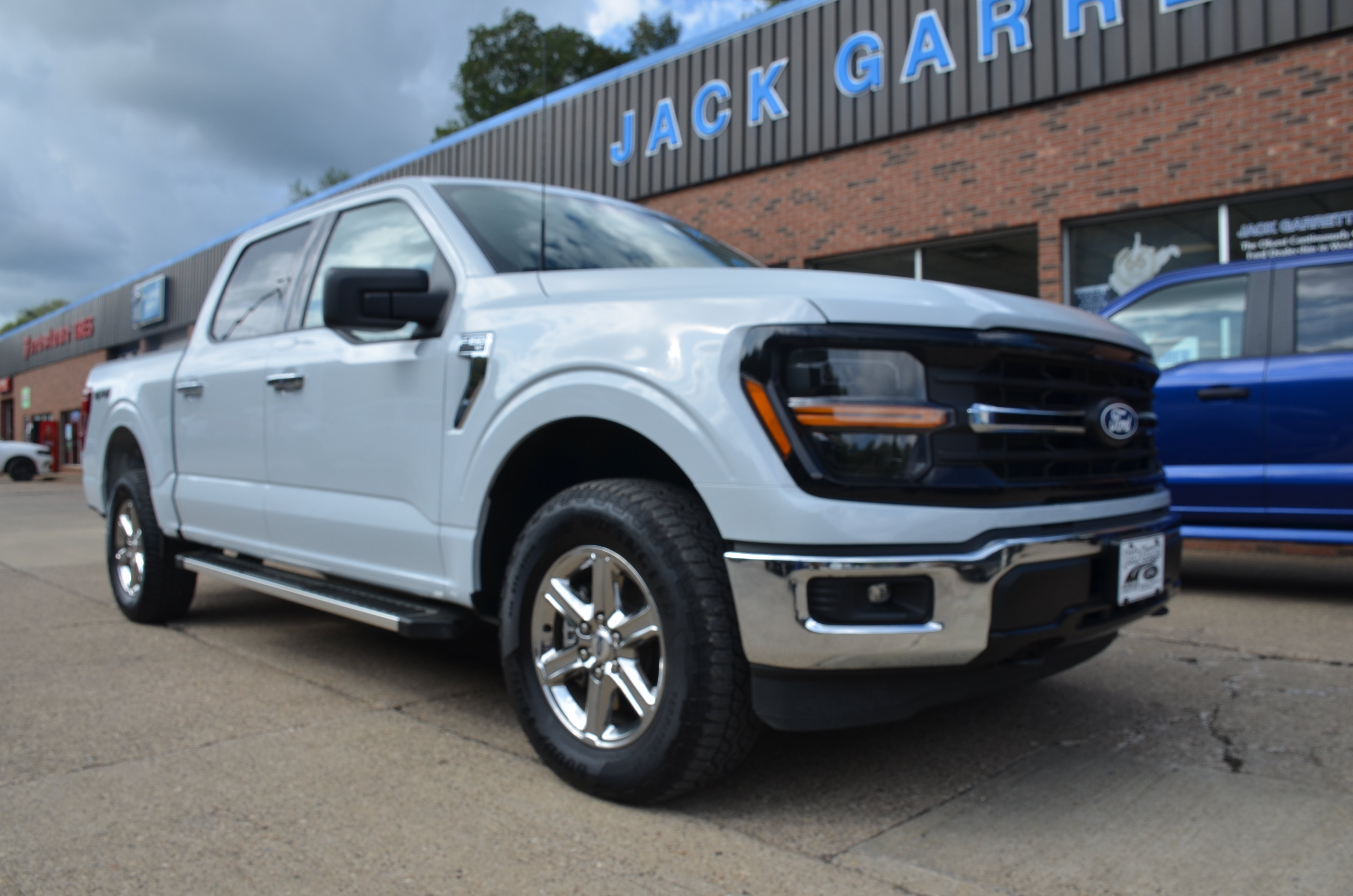 Used 2025 Ford F150 XLT w/ Equipment Group 301A Standard AWD/4WD image 1