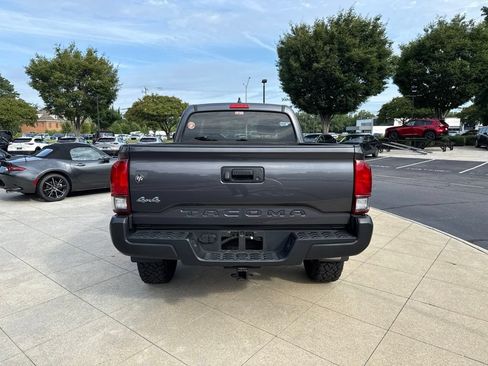 Used 2021 Toyota Tacoma SR AWD/4WD image 8