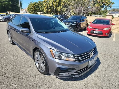 Used 2018 Volkswagen Passat 2.0T R-Line image 7