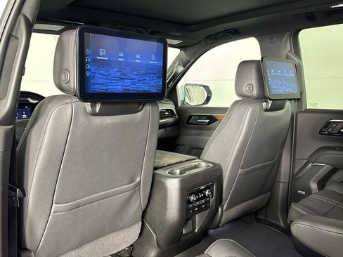Certified 2026 Chevrolet Suburban High Country AWD/4WD image 46