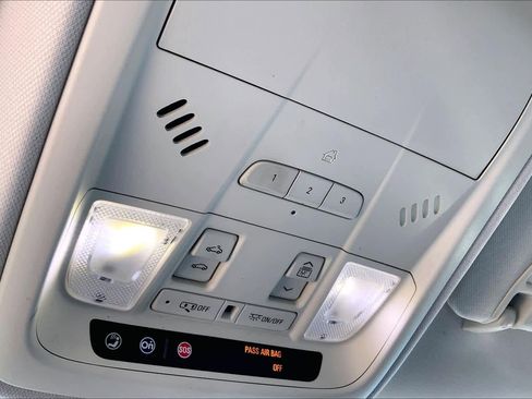 Used 2017 Cadillac XT5 Luxury w/ Driver Awareness Package FWD image 36