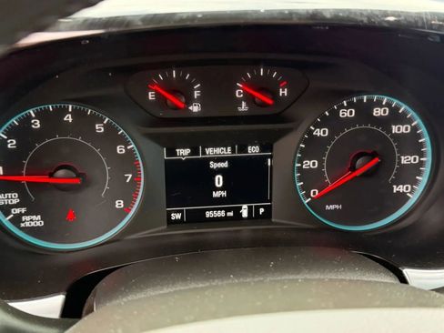 Used 2020 Chevrolet Traverse LT image 15