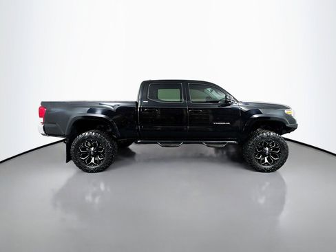 Used 2016 Toyota Tacoma SR5 w/ SR5 Appearance Package (SN) image 6