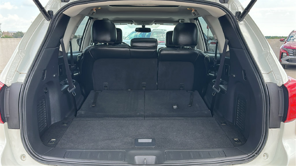 Used 2017 Nissan Pathfinder Platinum w/ Family Entertainment Package FWD image 42