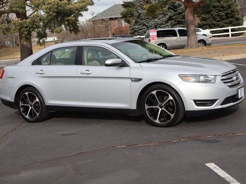 Used 2015 Ford Taurus SEL w/ Equipment Group 201A image 2