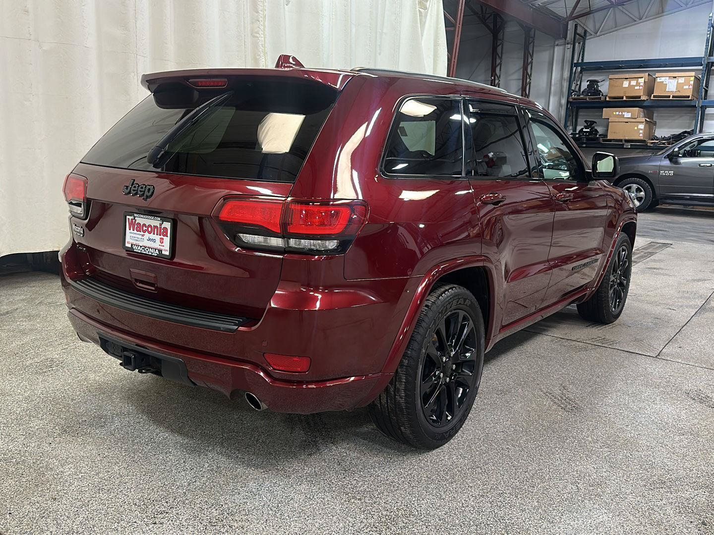 Used 2020 Jeep Grand Cherokee Altitude AWD/4WD image 5