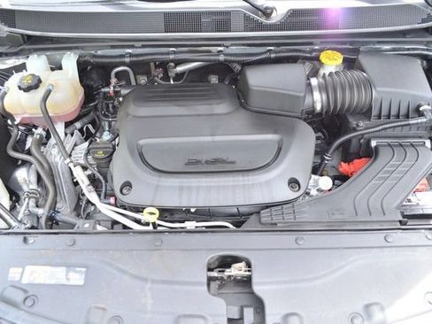 Used 2023 Chrysler Voyager LX FWD image 39