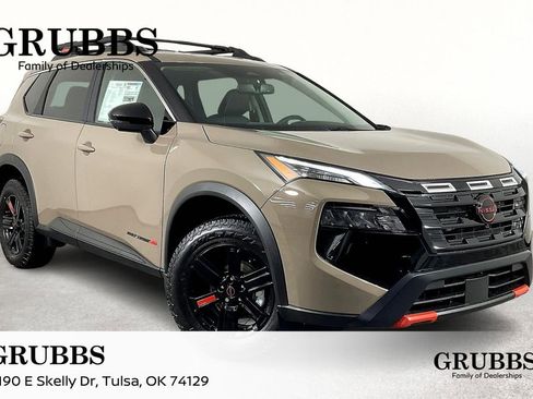 Certified 2025 Nissan Rogue SV image 1