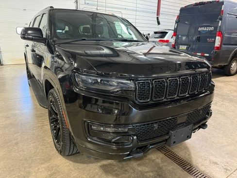 Used 2023 Jeep Wagoneer L Series II AWD/4WD image 1