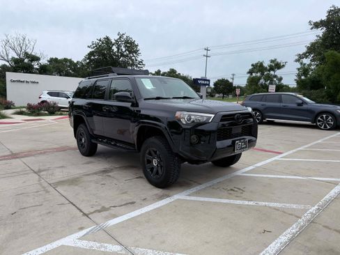 Used 2022 Toyota 4Runner Trail Special Edition AWD/4WD image 7