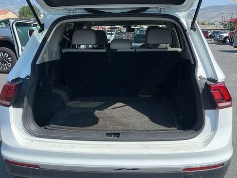 Used 2020 Volkswagen Tiguan SE w/ Panoramic Sunroof Package AWD/4WD image 22