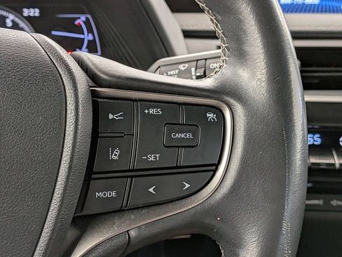 Used 2019 Lexus UX 200 w/ Accessory Package FWD image 20