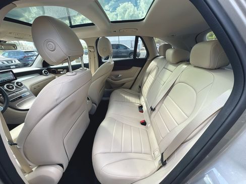 Used 2022 Mercedes-Benz GLC 300 4MATIC image 25