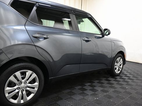 Used 2021 Kia Soul LX image 12