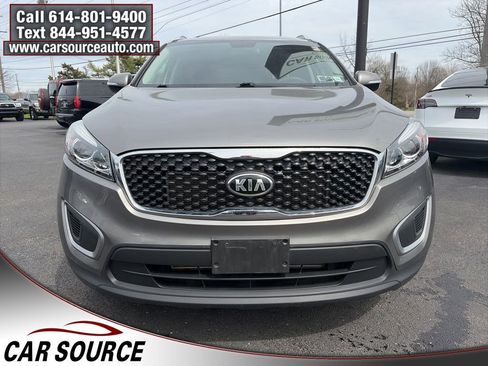 Used 2016 Kia Sorento LX image 2