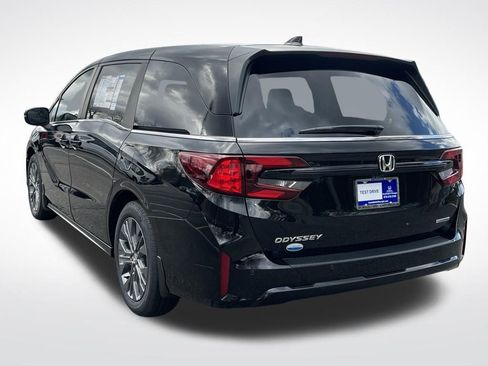 New 2026 Honda Odyssey Touring image 4