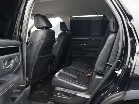 Used 2025 Honda Pilot EX-L image 12