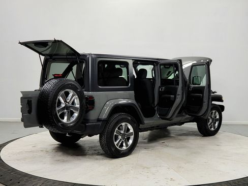 Used 2021 Jeep Wrangler Unlimited Sahara w/ LED Lighting Group image 15