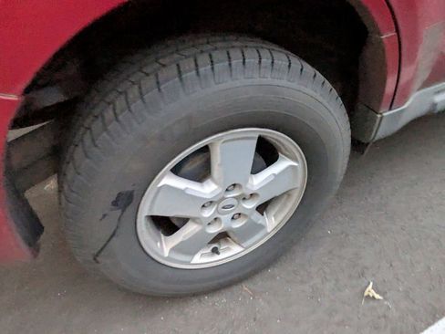 Used 2009 Ford Escape XLS image 7