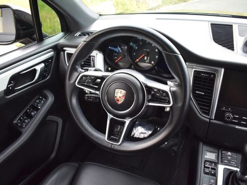 Used 2017 Porsche Macan AWD/4WD image 57