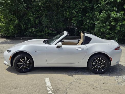 New 2026 MAZDA MX-5 Miata RF Grand Touring RWD image 9